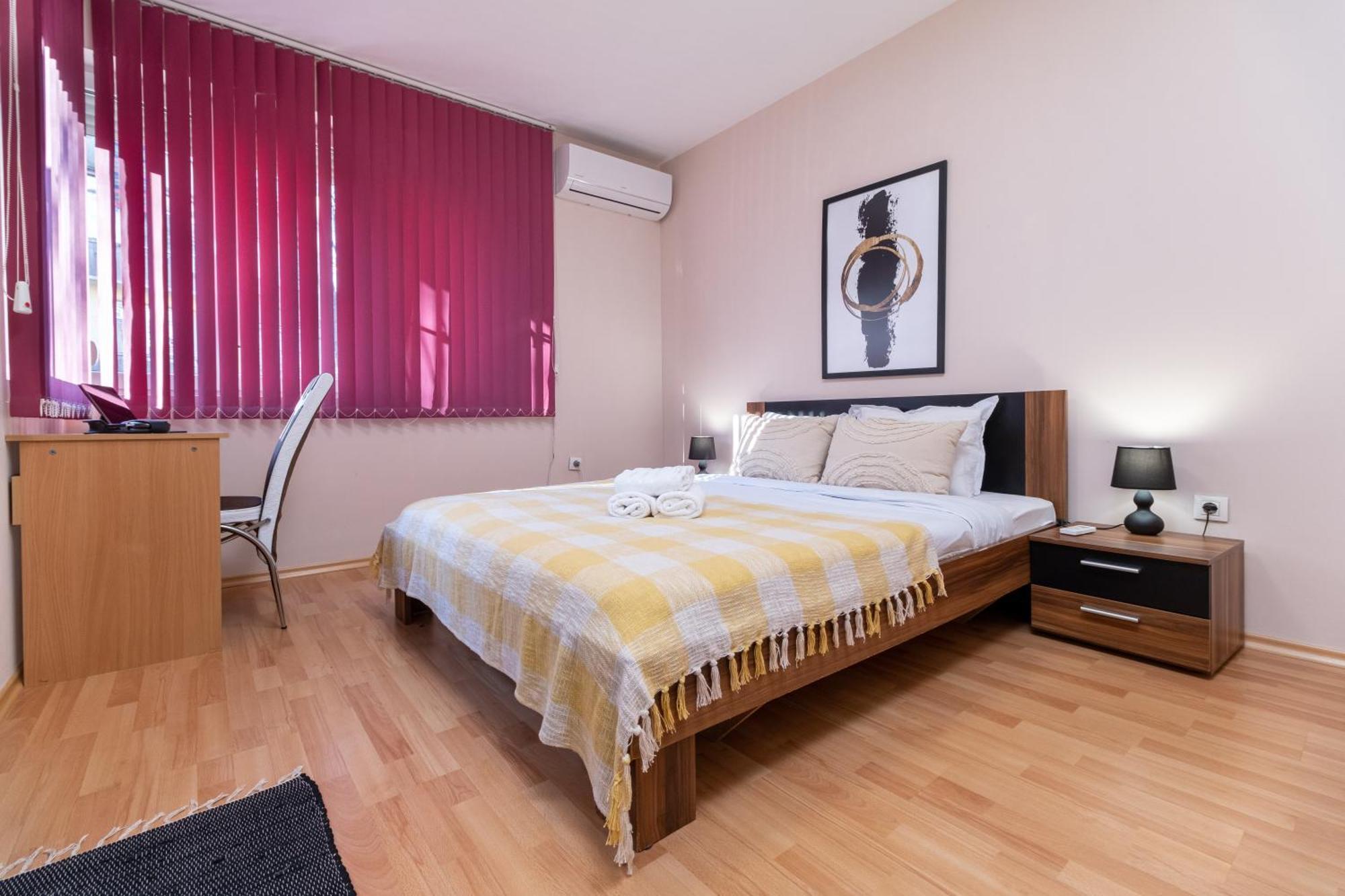 Comfortable 2Br Urban Getaway In City Center Пловдив Экстерьер фото