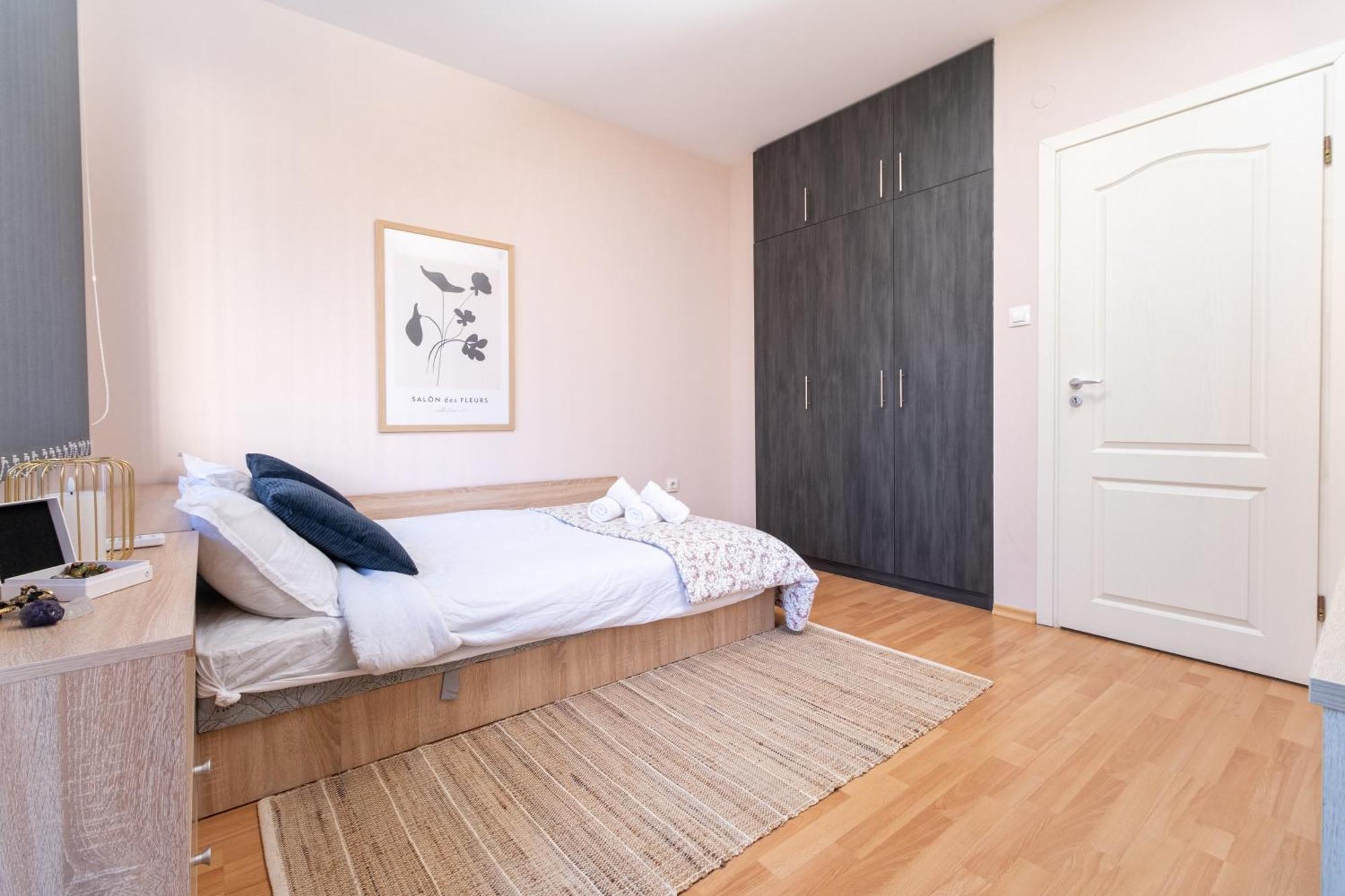 Comfortable 2Br Urban Getaway In City Center Пловдив Экстерьер фото