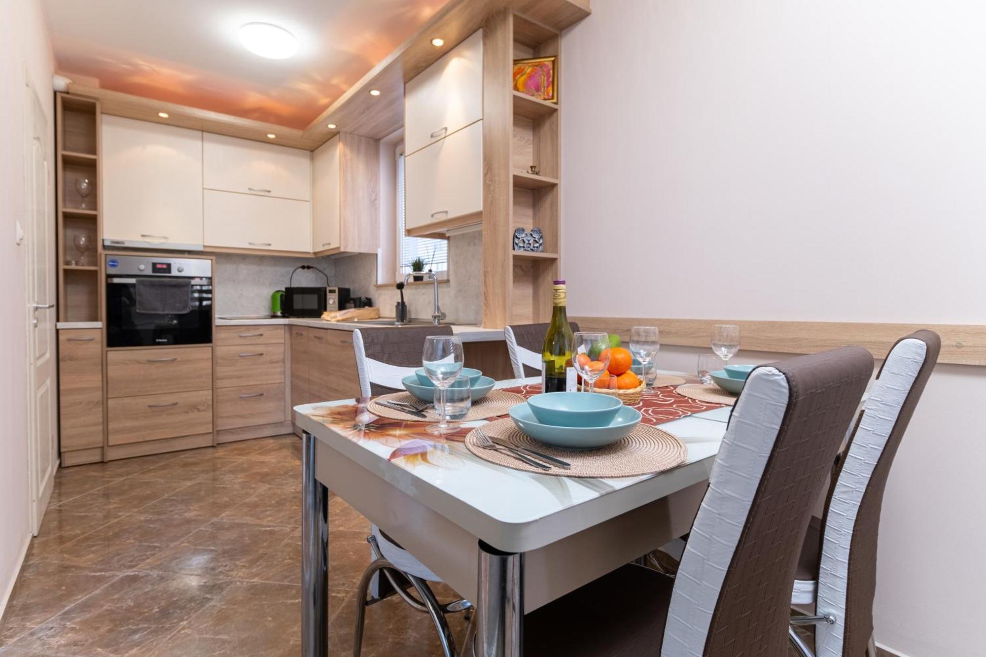 Comfortable 2Br Urban Getaway In City Center Пловдив Экстерьер фото